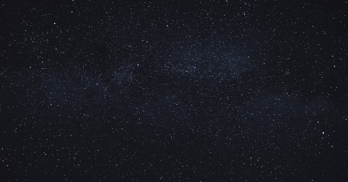 Saturno em Capricórnio — Significado, Influência e Lições do Planeta Regente